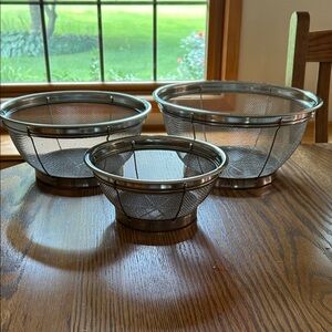 The Pampered Chef Stainless Steel Mesh Colanders Set